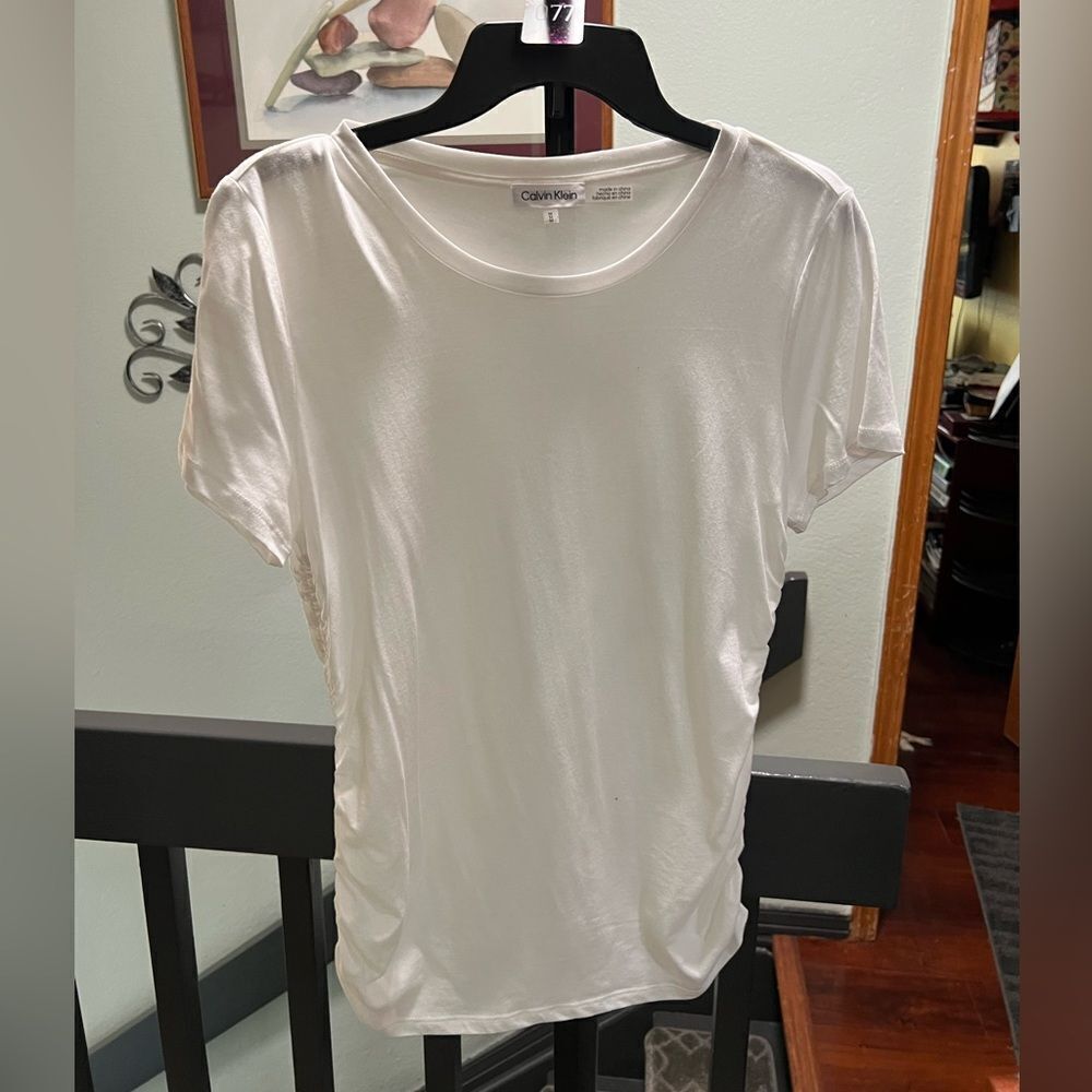 EUC Medium Calvin Klein Women's White Top #077